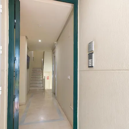 New Gr0-flat With Private Backyard In Center Apartman *