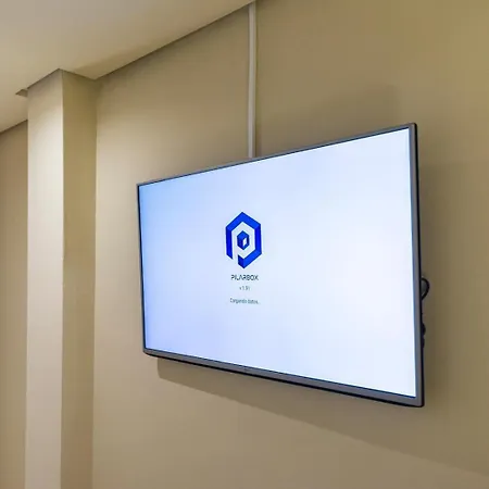 Apartman New Gr0-flat With Private Backyard In Center *