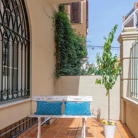 Apartman New Gr0-flat With Private Backyard In Center